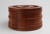 Jens Harald Quistgaard (1919-2008)
Isspand med låg fremstillet af teak
indvendig indsats af sort plastic
Stemplet:
Dansk - International Designs, Denmark, IHQ
Diameter 24 cm
Højde 13 cm
Fin stand uden revner
emne nr:
209788 Jens Harald Quistgaard (1919-2008)
Isspand med låg fremstillet af teak
indvendig indsats af sort plastic
Stemplet:
Dansk - International Designs, Denmark, IHQ
Diameter 24 cm
Højde 13 cm
Fin stand uden revner
emne nr:
209788