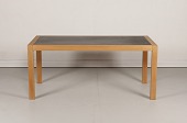 Dansk Møbeldesign
Aflangt arbejds- eller spisebord
med stel af sæbebehandlet egetræ
og plade ilagt sort linoleum
Dansk Møbelfabrik
Længde 160 cm
Bredde 80 cm
Højde 70 cm
Fin stand
Bordet kan beses efter aftale
emne nr:
306837 Dansk Møbeldesign
Aflangt arbejds- eller spisebord
med stel af sæbebehandlet egetræ
og plade ilagt sort linoleum
Dansk Møbelfabrik
Længde 160 cm
Bredde 80 cm
Højde 70 cm
Fin stand
Bordet kan beses efter aftale
emne nr:
306837