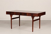 Nanna Ditzel (1923-2005)
Stort skrivebord med 3 skuffer
fremstillet af palisander
Længde 145 cm
Bredde 75 cm
Højde 72,5 cm
Producent: Søren Willadsen - Vejen
Rigtig fin stand
Bordet kan beses efter aftale
emne nr:
309915 Nanna Ditzel (1923-2005)
Stort skrivebord med 3 skuffer
fremstillet af palisander
Længde 145 cm
Bredde 75 cm
Højde 72,5 cm
Producent: Søren Willadsen - Vejen
Rigtig fin stand
Bordet kan beses efter aftale
emne nr:
309915