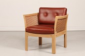Illum Wikkelsø ( 1919-1999)
Plexus stol af sæbebehandlet egetræ
m/nye hynder og nyt læderbetræk
cognac farvet ren anilin læder
Producent: C. F. Christensen - Silkeborg
Højde 72 cm
Bredde 75 cm
Dybde 70 cm
Fin nyrenoveret stand
Stolen kan beses efter aftale
emne nr:
338297 Illum Wikkelsø ( 1919-1999)
Plexus stol af sæbebehandlet egetræ
m/nye hynder og nyt læderbetræk
cognac farvet ren anilin læder
Producent: C. F. Christensen - Silkeborg
Højde 72 cm
Bredde 75 cm
Dybde 70 cm
Fin nyrenoveret stand
Stolen kan beses efter aftale
emne nr:
338297