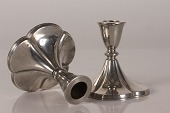 Just Andersen - Danmark
Par lave lysestager af tin
Model 1164
Stemplet: Just A - Danmark
Højde 9 cm
Fin stand efter alm. brug
emne nr:
355636 Just Andersen - Danmark
Par lave lysestager af tin
Model 1164
Stemplet: Just A - Danmark
Højde 9 cm
Fin stand efter alm. brug
emne nr:
355636