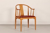 Hans J. Wegner (1914-2007)
Kinestol model 4283
Fremstillet af lyst lakeret kirsebær
m/hynde af læder
Producent: Fritz Hansen A/S 1995
Højde 81 cm
Bredde 57 cm
Dybde 55 cm
Sædehøjde 45 cm
Nypris kr. 48.201,-
Vores pris kr. 16.000
Fin stand efter alm. brug
Stolen kan beses efter aftale
emne nr:
365440 Hans J. Wegner (1914-2007)
Kinestol model 4283
Fremstillet af lyst lakeret kirsebær
m/hynde af læder
Producent: Fritz Hansen A/S 1995
Højde 81 cm
Bredde 57 cm
Dybde 55 cm
Sædehøjde 45 cm
Nypris kr. 48.201,-
Vores pris kr. 16.000
Fin stand efter alm. brug
Stolen kan beses efter aftale
emne nr:
365440