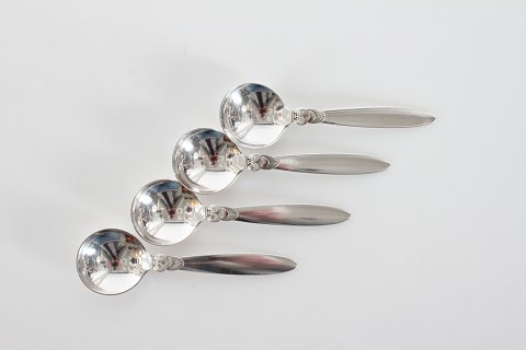 Georg Jensen
Cactus cutlery
Bouillon Spoons
L 13,6 cm