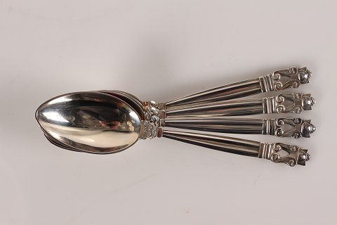 Georg Jensen
Acorn cutlery
Soup spoons
L 20,2 cm